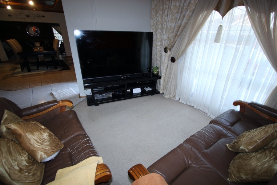 4 Bedroom Property for Sale in Riebeeckstad Free State